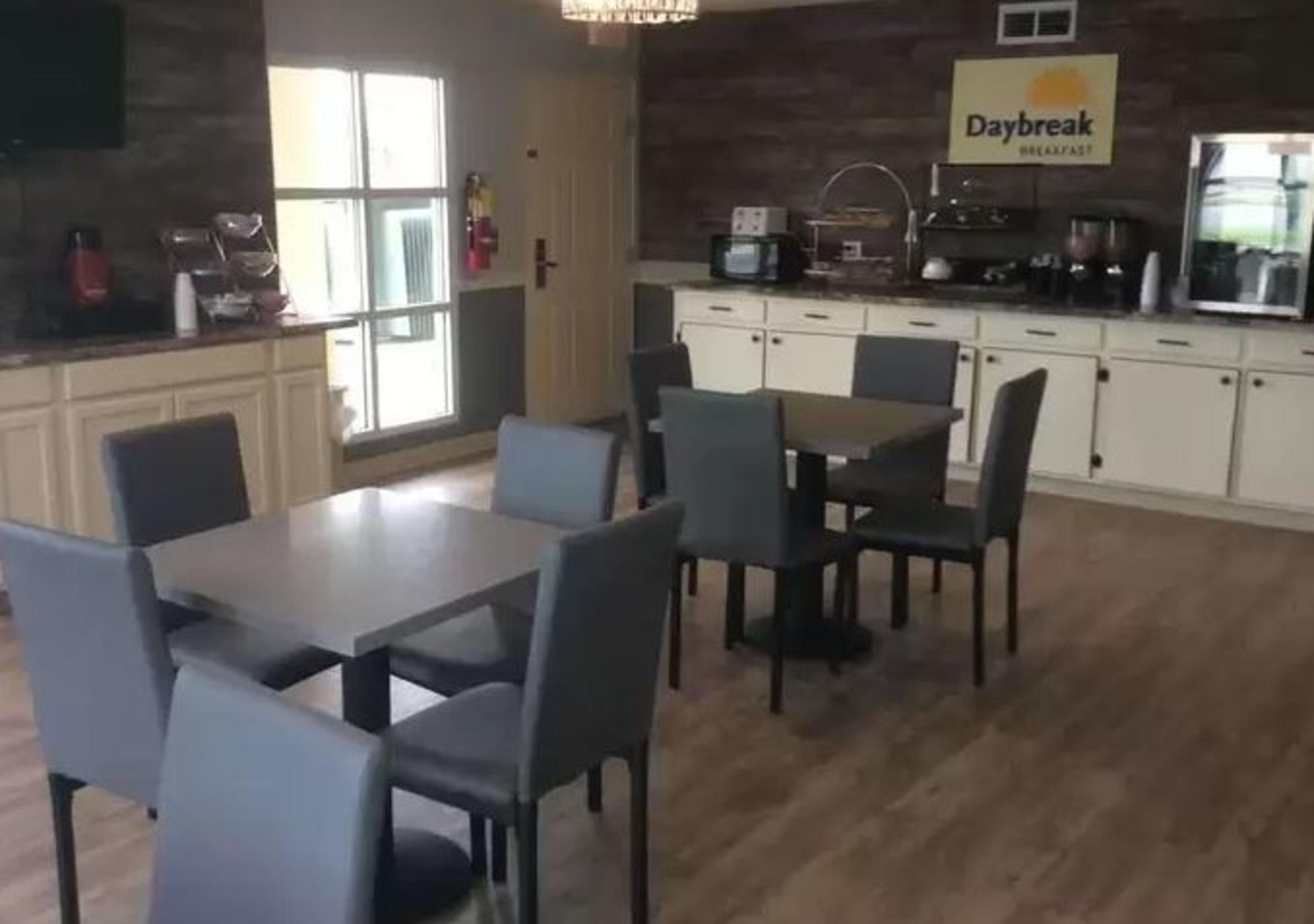 多纳森维尔温德姆戴斯酒店 Donalsonville 外观 照片